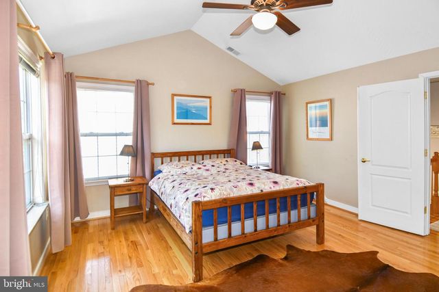 5977 TAPESTRY DR, Woodbridge, VA 22193