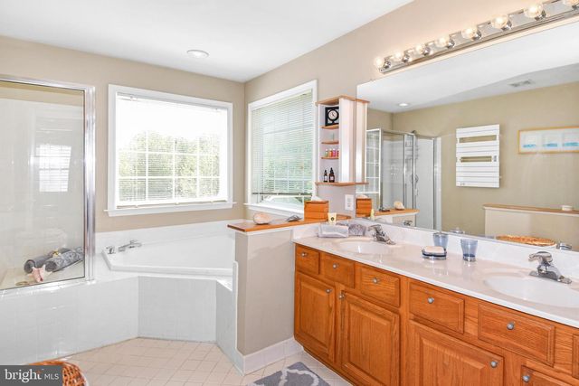 5977 TAPESTRY DR, Woodbridge, VA 22193