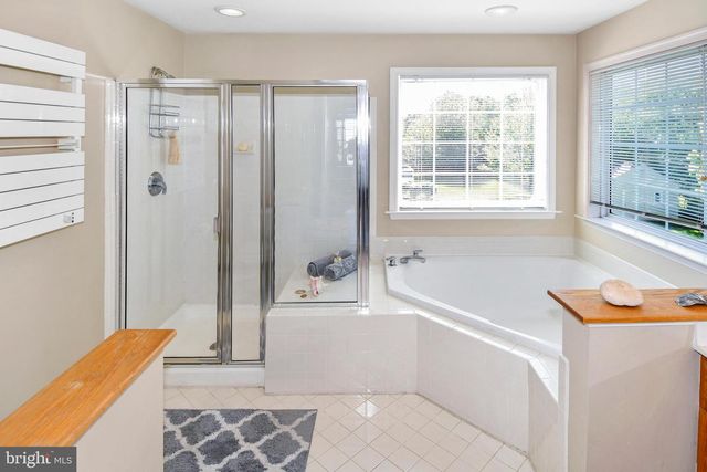 5977 TAPESTRY DR, Woodbridge, VA 22193