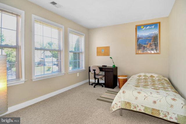 5977 TAPESTRY DR, Woodbridge, VA 22193
