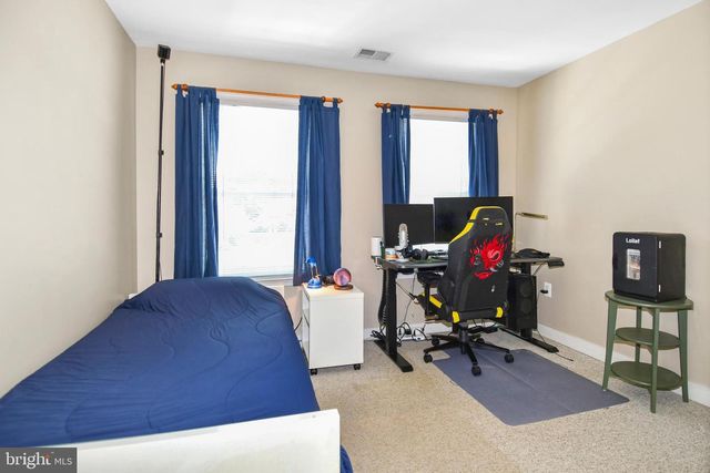 5977 TAPESTRY DR, Woodbridge, VA 22193