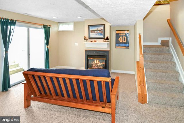5977 TAPESTRY DR, Woodbridge, VA 22193