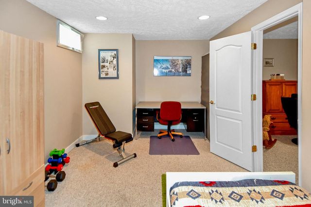 5977 TAPESTRY DR, Woodbridge, VA 22193