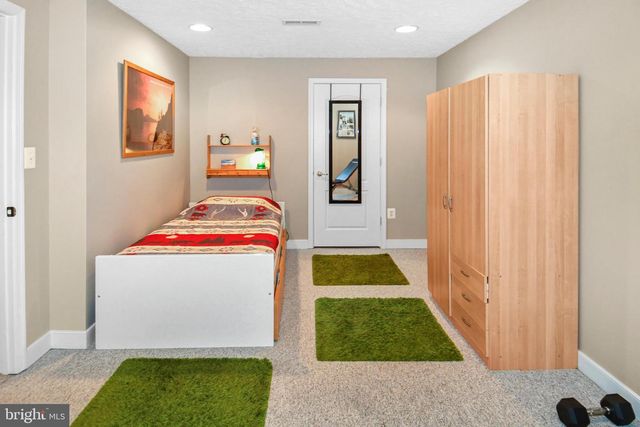 5977 TAPESTRY DR, Woodbridge, VA 22193