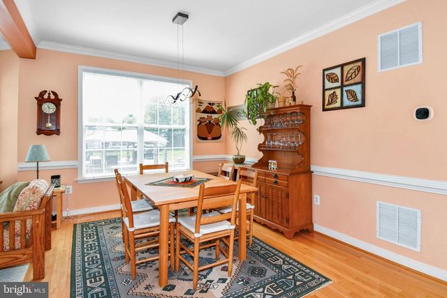 5977 TAPESTRY DR, Woodbridge, VA 22193