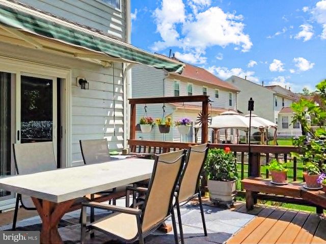 5977 TAPESTRY DR, Woodbridge, VA 22193