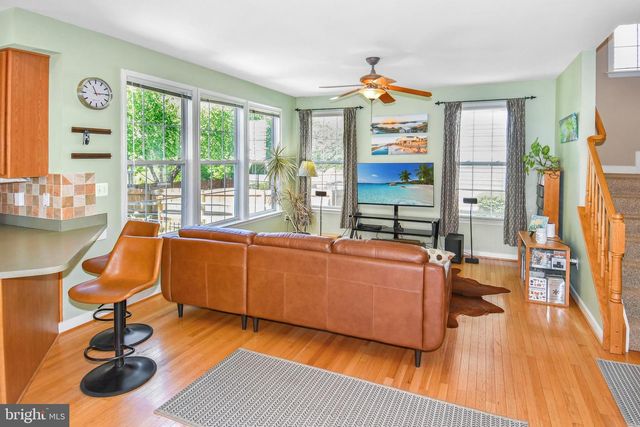 5977 TAPESTRY DR, Woodbridge, VA 22193