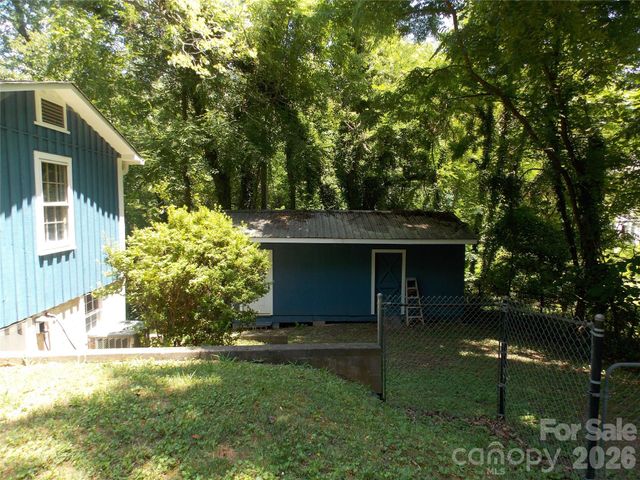 145 Hibriten Mountain Road, Lenoir, NC 28645
