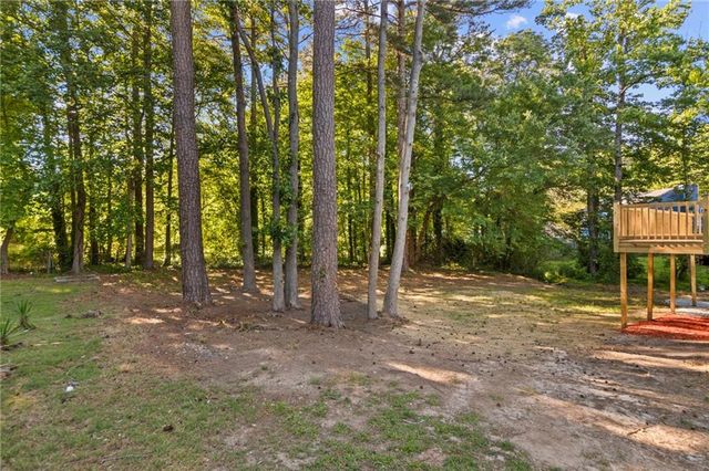 910 Forest Path, Stone Mountain, GA 30088