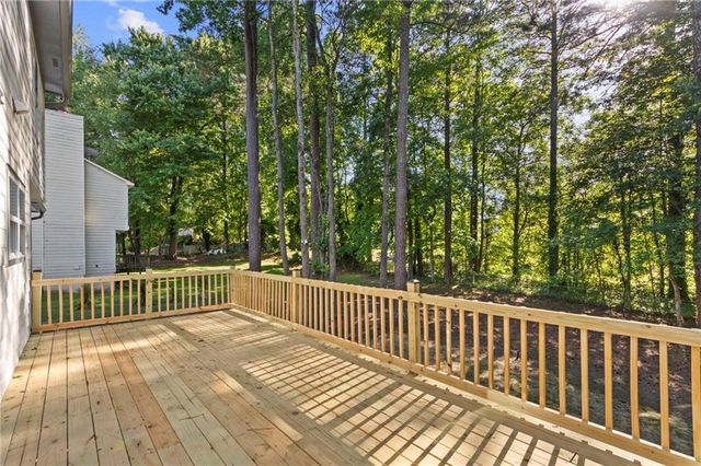 910 Forest Path, Stone Mountain, GA 30088