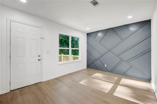 910 Forest Path, Stone Mountain, GA 30088