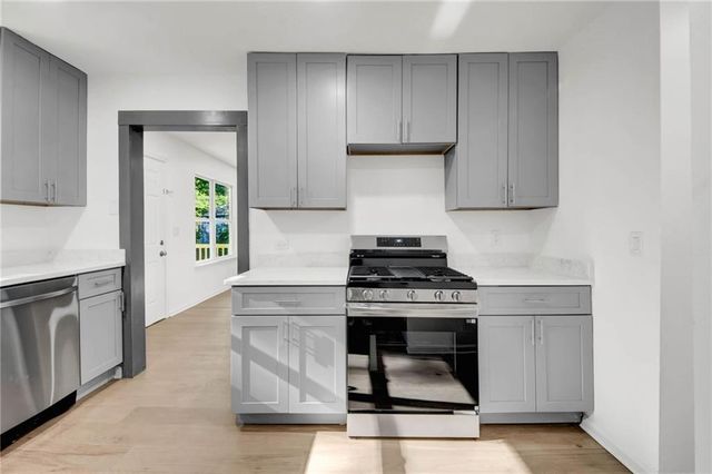 910 Forest Path, Stone Mountain, GA 30088