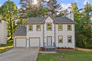910 Forest Path, Stone Mountain, GA 30088