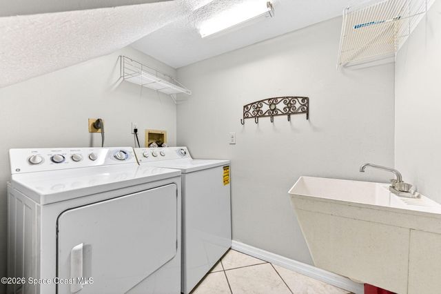 135 Escambia Lane 207, Cocoa Beach, FL 32931