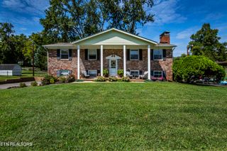 701 E Meadecrest Drive, Knoxville, TN 37923