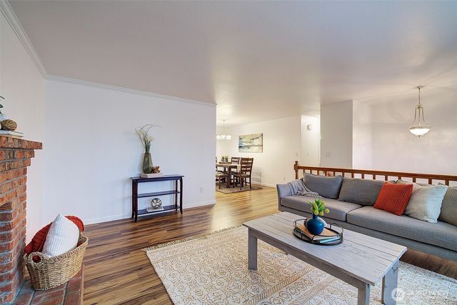 2010 8th Street Ct SW, Puyallup, WA 98371