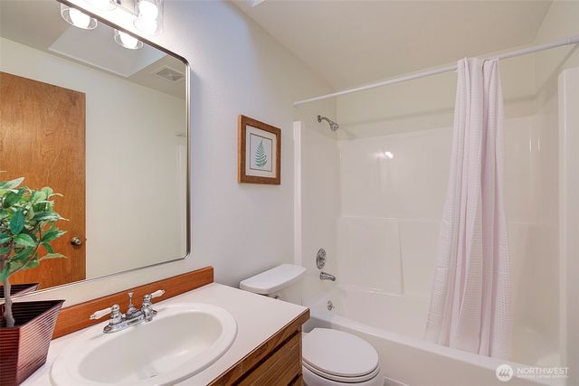 2010 8th Street Ct SW, Puyallup, WA 98371