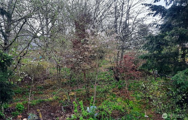 2010 8th Street Ct SW, Puyallup, WA 98371