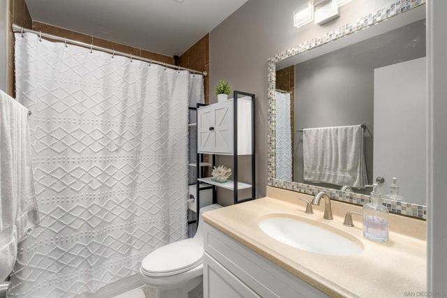 8524 Via Mallorca C, La Jolla, CA 92037
