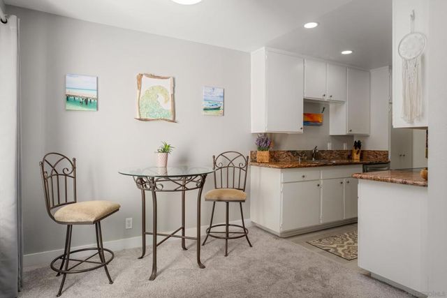 8524 Via Mallorca C, La Jolla, CA 92037