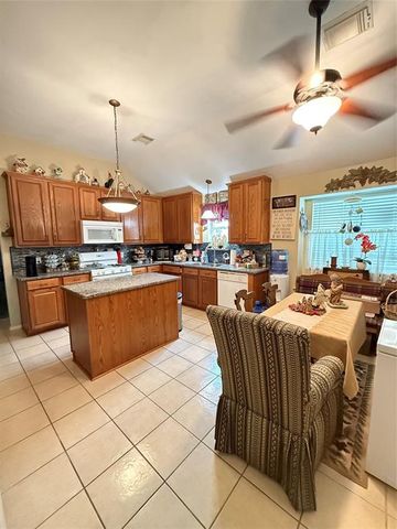 20122 Yellow Canyon Falls Drive, Tomball, TX 77375