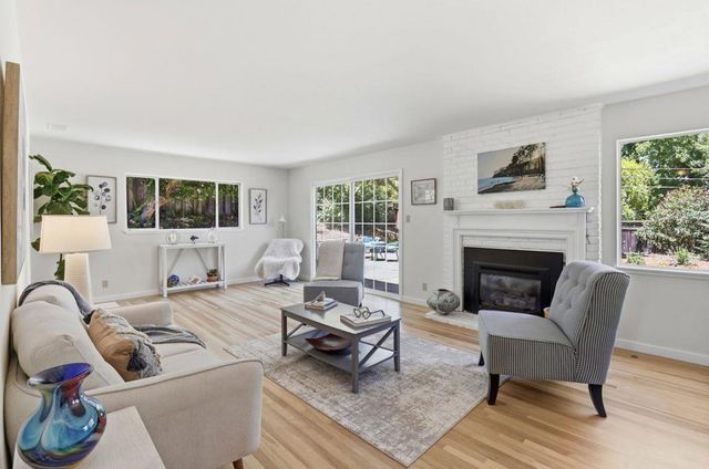 977 Pleasant Hill Road, Redwood City, CA 94061