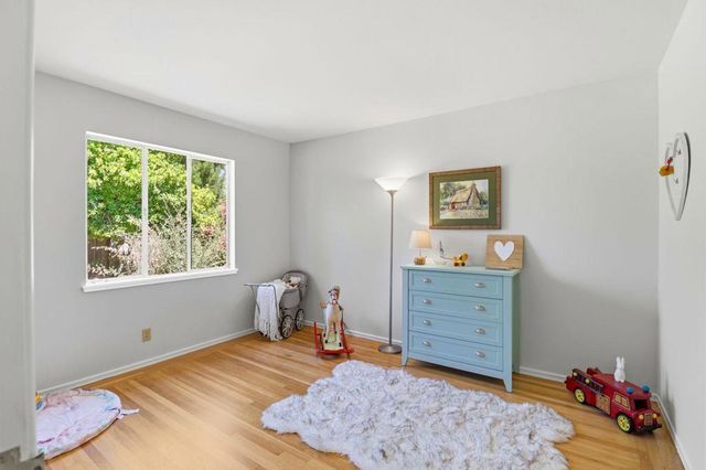 977 Pleasant Hill Road, Redwood City, CA 94061