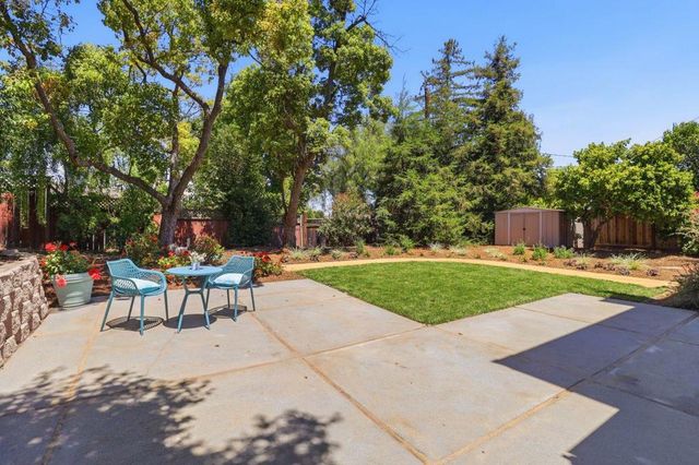 977 Pleasant Hill Road, Redwood City, CA 94061