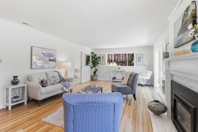 977 Pleasant Hill Road, Redwood City, CA 94061