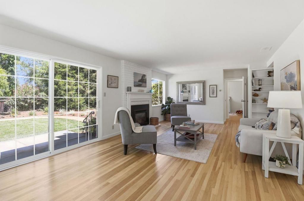 Image 10 of property listing at 977 Pleasant Hill Road, Redwood City, CA 94061