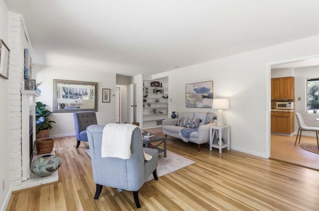 Image 11 of property listing at 977 Pleasant Hill Road, Redwood City, CA 94061