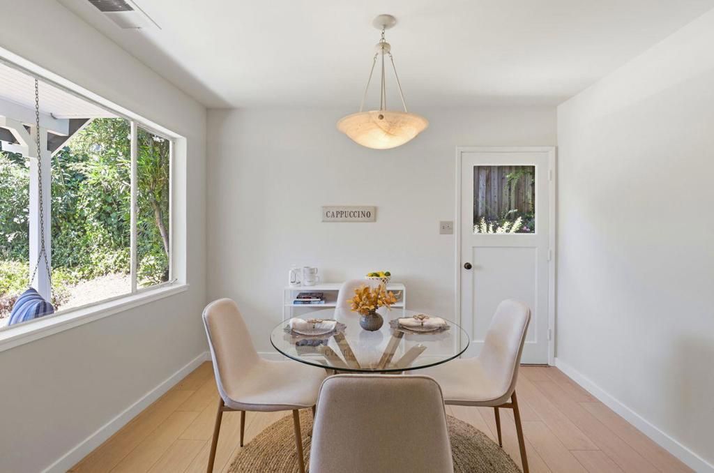 Image 17 of property listing at 977 Pleasant Hill Road, Redwood City, CA 94061