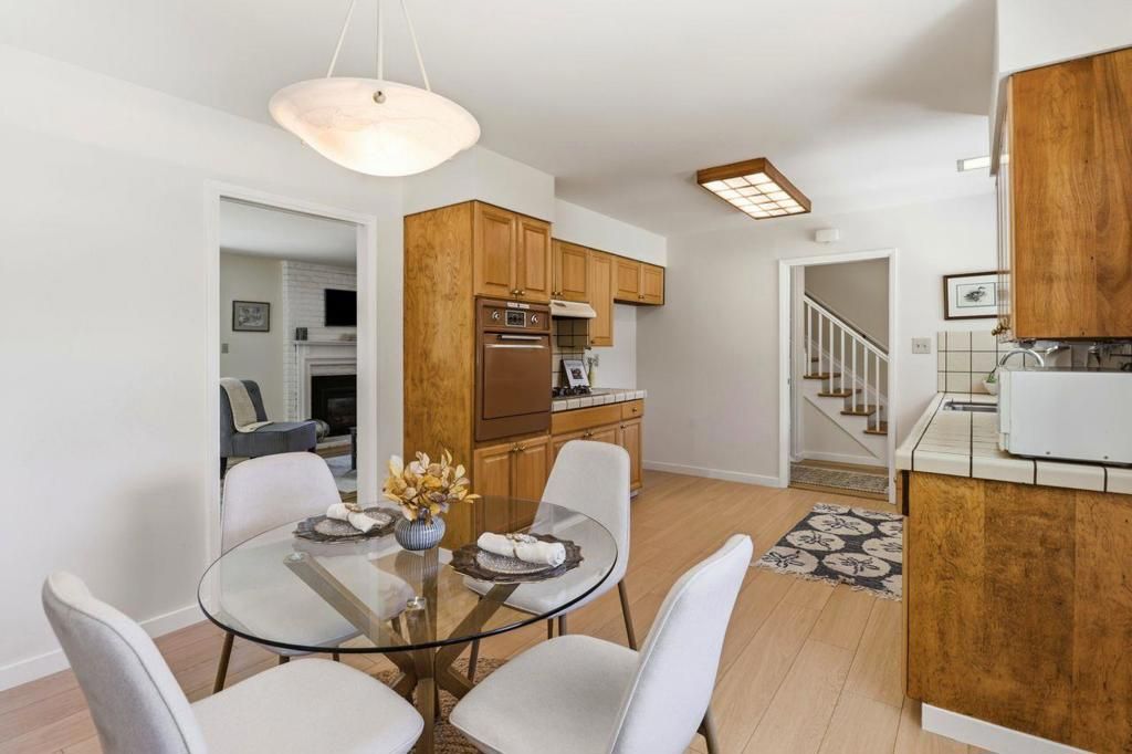 Image 20 of property listing at 977 Pleasant Hill Road, Redwood City, CA 94061