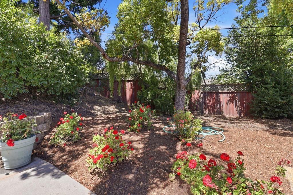 Image 39 of property listing at 977 Pleasant Hill Road, Redwood City, CA 94061