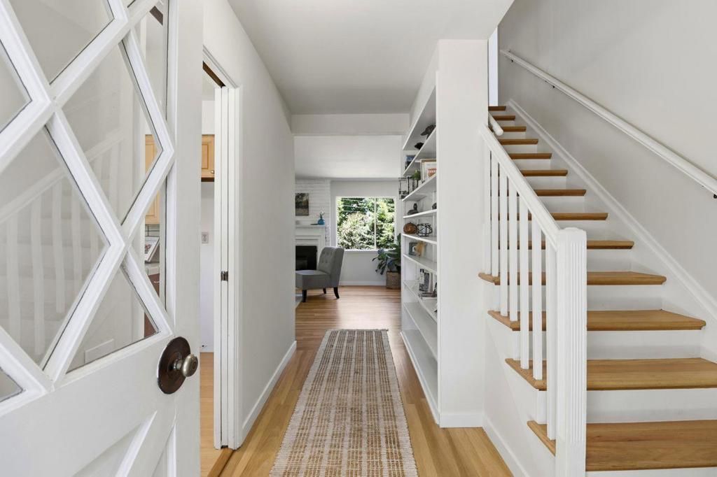 Image 6 of property listing at 977 Pleasant Hill Road, Redwood City, CA 94061