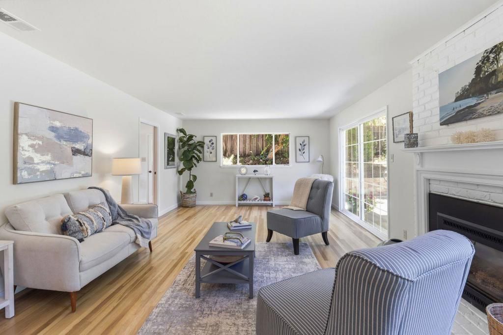 Image 8 of property listing at 977 Pleasant Hill Road, Redwood City, CA 94061