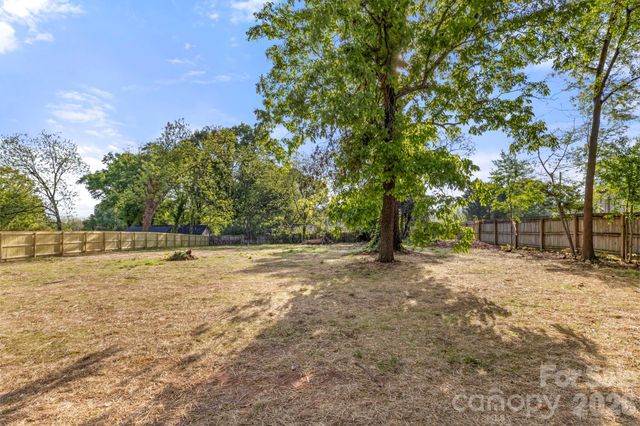 918 N New Hope Road, Gastonia, NC 28054