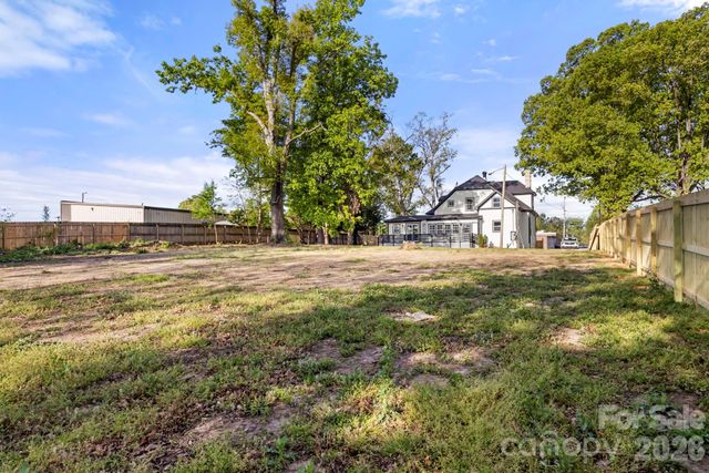 918 N New Hope Road, Gastonia, NC 28054