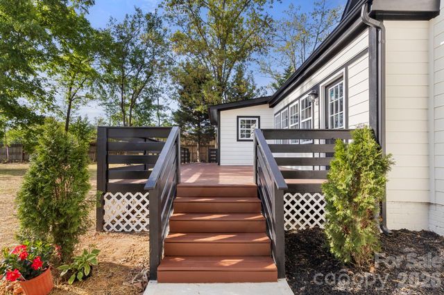 918 N New Hope Road, Gastonia, NC 28054