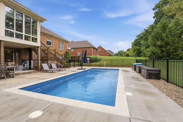 1092 Scenic Garden, Lawrenceburg, KY 40342