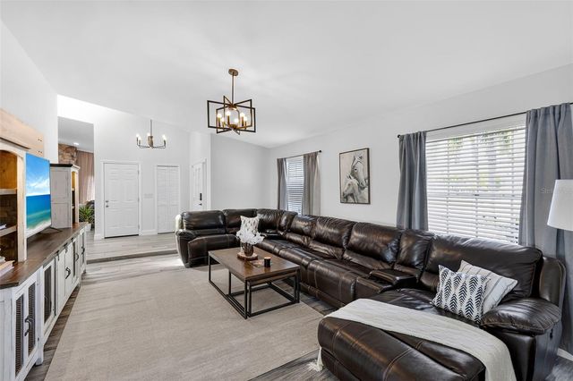 29 SE 10TH AVENUE, Cape Coral, FL 33990