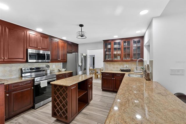29 SE 10TH AVENUE, Cape Coral, FL 33990
