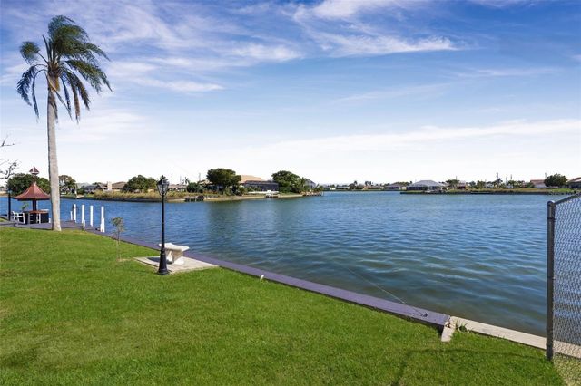29 SE 10TH AVENUE, Cape Coral, FL 33990