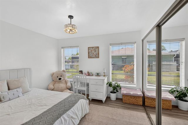 29 SE 10TH AVENUE, Cape Coral, FL 33990