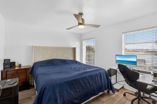 29 SE 10TH AVENUE, Cape Coral, FL 33990