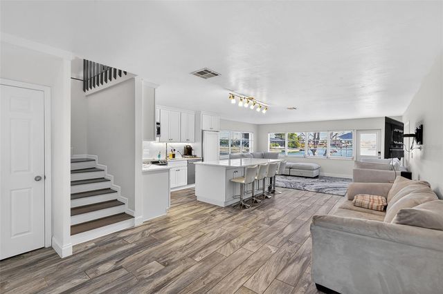 29 SE 10TH AVENUE, Cape Coral, FL 33990