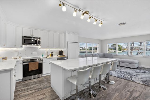 29 SE 10TH AVENUE, Cape Coral, FL 33990