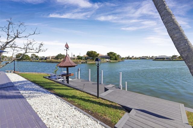 29 SE 10TH AVENUE, Cape Coral, FL 33990