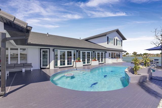29 SE 10TH AVENUE, Cape Coral, FL 33990