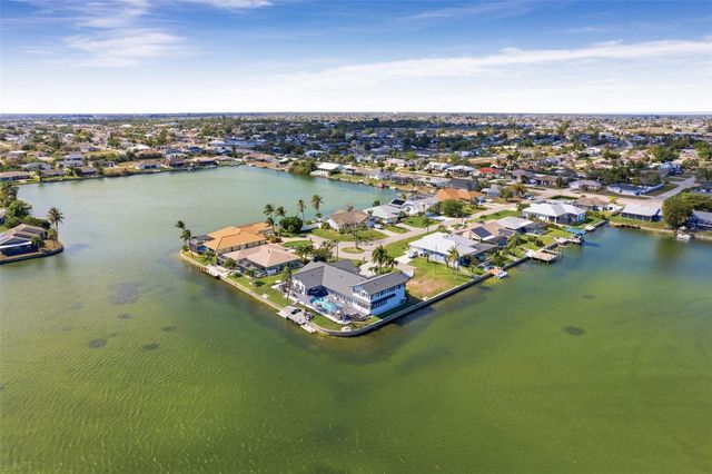 29 SE 10TH AVENUE, Cape Coral, FL 33990